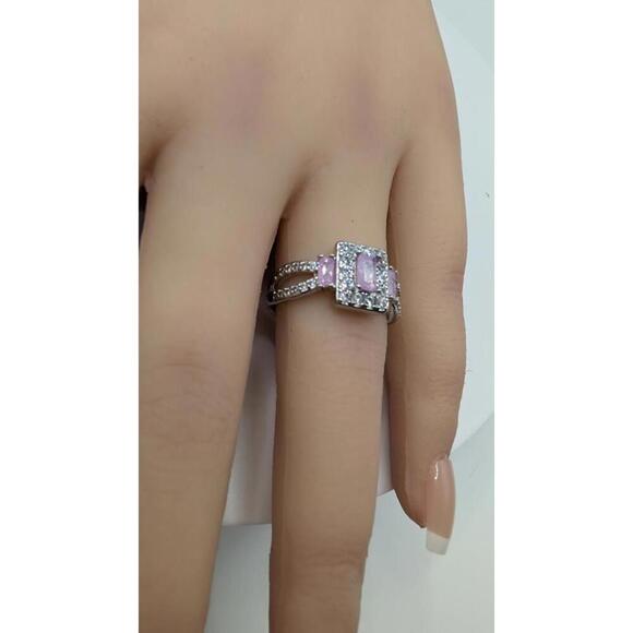 Elegant Silver Ring with Purple Gemstone and Clear Accents Size 6 - Picture 4 of 7